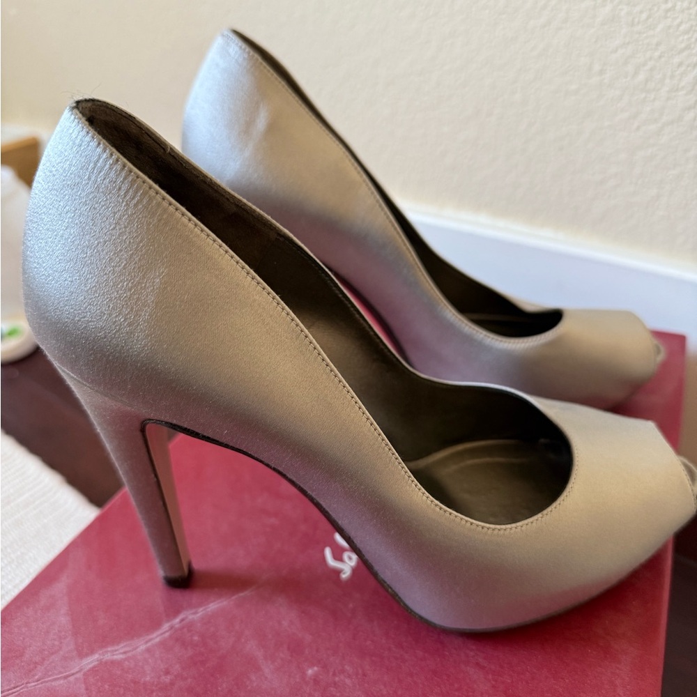 Salvatore Ferragamo Satin Gray Peep-Toe Heels size 7 worn once!